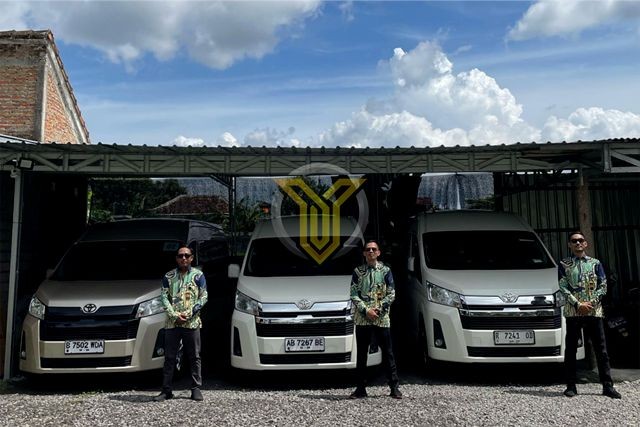 Sewa Hiace di Gunungkidul, Harga Sewa Hiace Gunungkidul, Rental Mobil Hiace Gunungkidul, Rental Minibus Hiace Gunungkidul, Sewa Hiace Gunungkidul Termurah